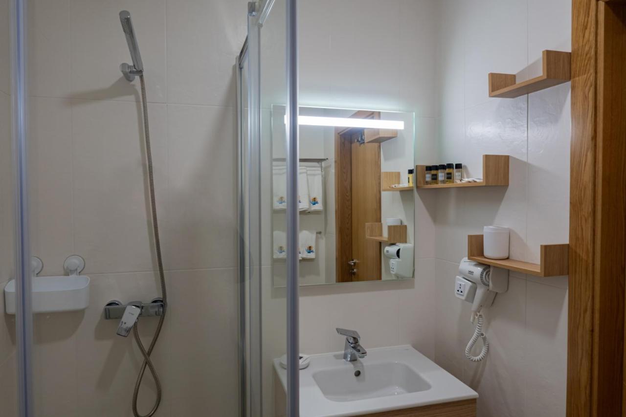 Nereida Hostel Орта Екстериор снимка